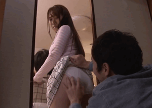 Tình Yêu Giữa Chú Và Cháu Gái Dẫn Lối Trưởng Thành