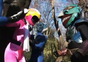 Trái Tim Trong Sáng Của Nữ Siêu Nhân Hồng