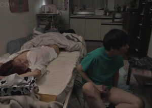 Từ Bạn Thân Trở Thành Người Yêu Sau Lưng Nhau