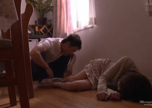 Rina Ishihara Vượt Qua Nỗi Sợ Hãi Để Bảo Vệ Tổ Ấm