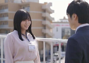 Khi được cô Đồng Nghiệp Miharu Truyền Năng Lượng Tích Cực