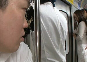 Khi Ga Tàu Là Nơi Nảy Nở Tình Yêu